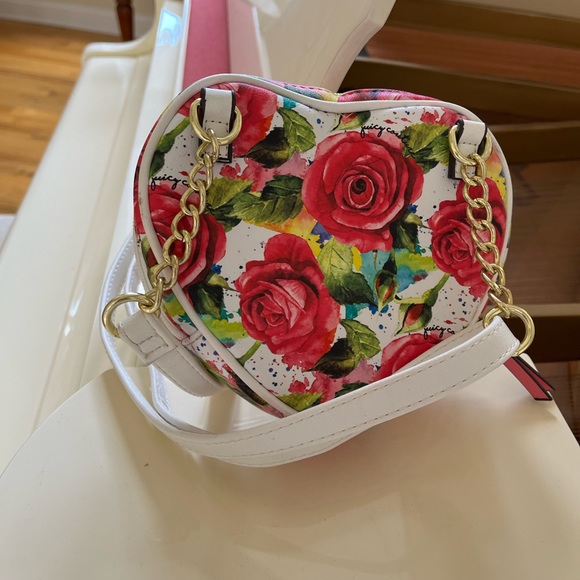 JUICY COUTURE MINI PURSE.  CAN BE WORN AS A CROSS BODY BAG ALSO. - Picture 6 of 7